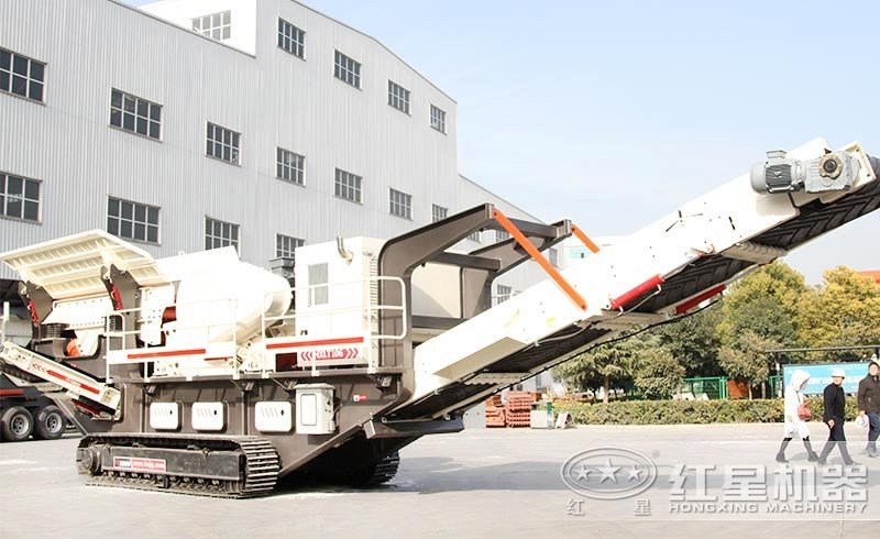 小型履帶石頭破碎機(jī)匠工于心，環(huán)保達(dá)標(biāo)，不怕污染