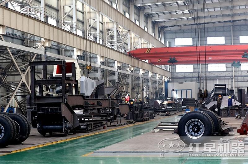 可流動的全自動錘式粉碎機車間生產(chǎn)，工匠精神，性能優(yōu)良